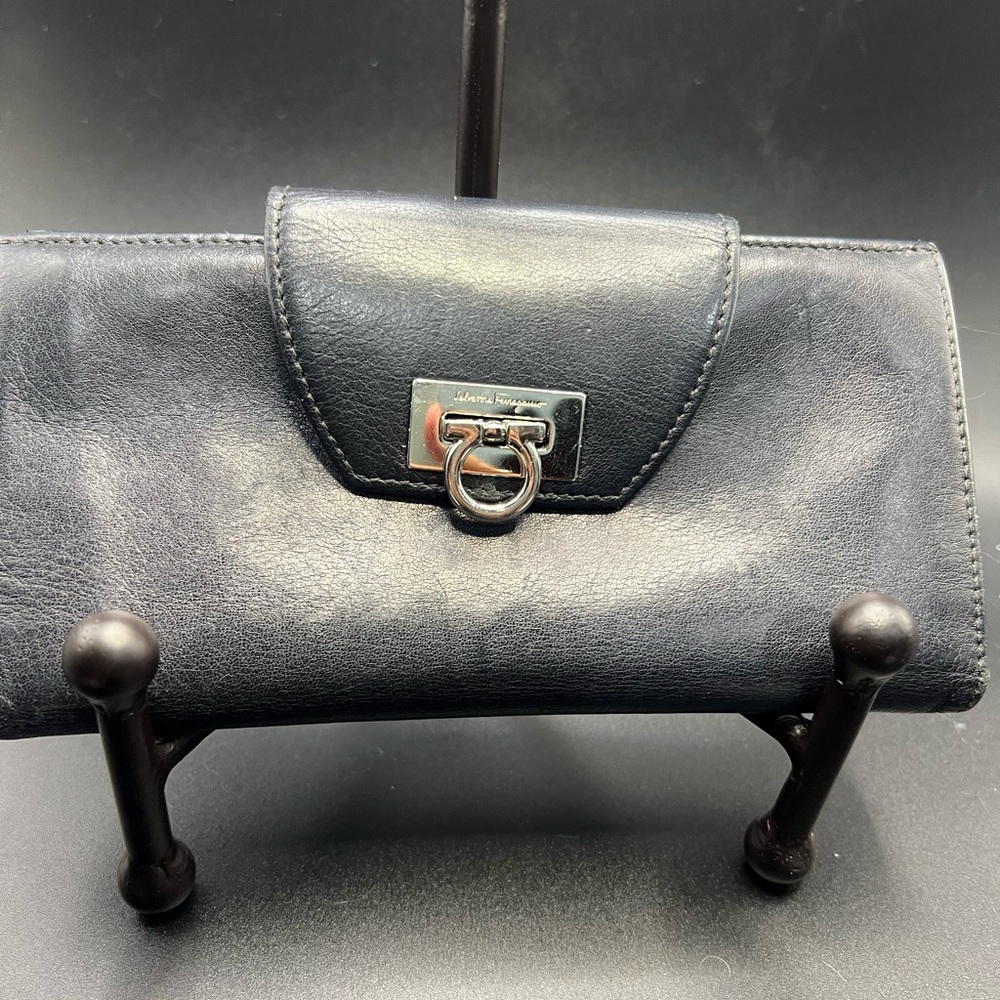 Salvatore Ferragamo Wallet Purse Ganchini Black Woman Authentic
Used
